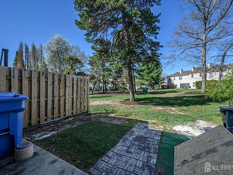 805 Darlington Dr — Photo 26