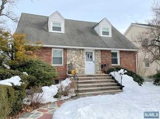 14 6th St APT 2, Englewood Cliffs, NJ 07632