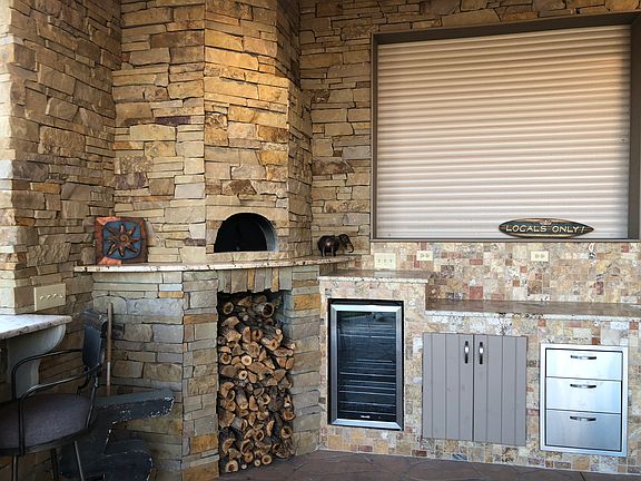 2nd image of 614 Joanie Ln
