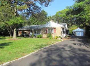 204 Woods Rd, Glenside, PA 19038