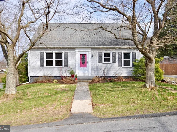 145 S Kirk St, Pine Grove Mills, PA 16868