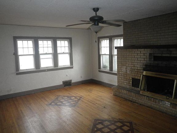 2nd image of 342 E Olden St
