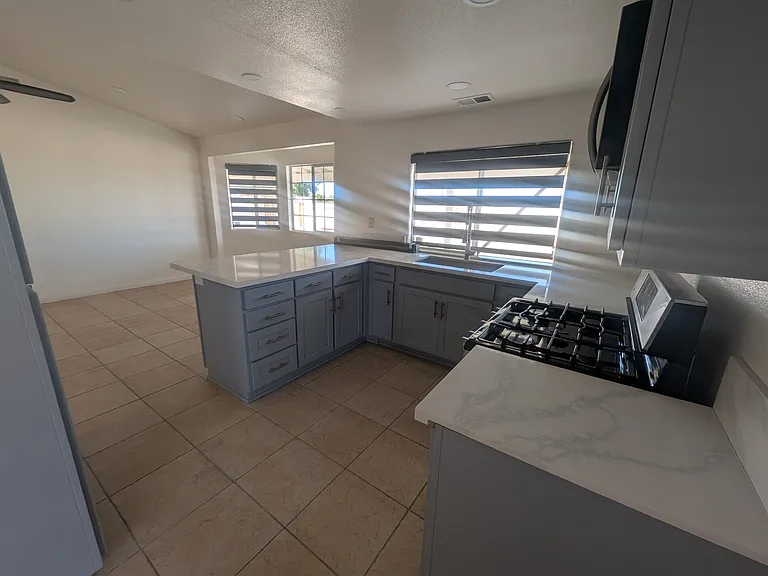 583 Wild Rose Ln — Photo 5
