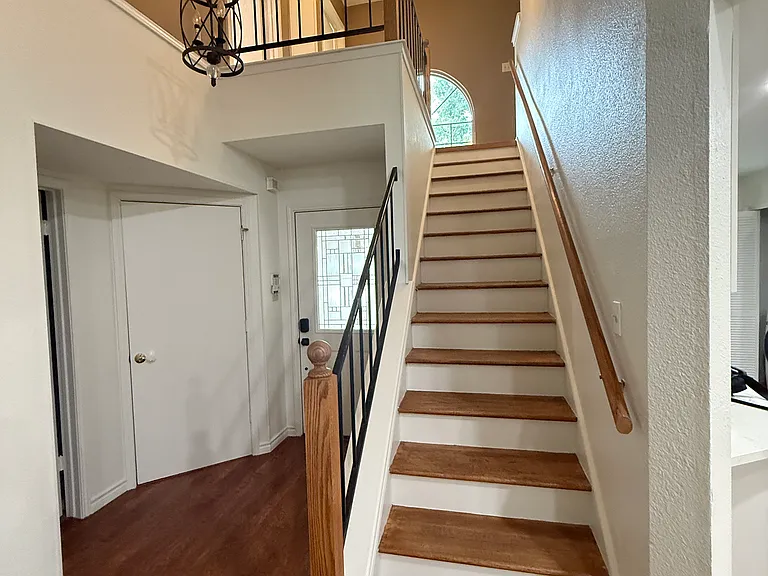 1104 Brookside Cv — Photo 4