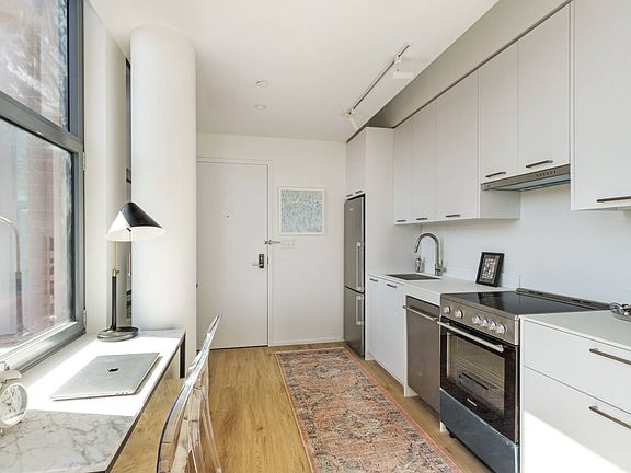 4th image of 955 Sterling Pl #321