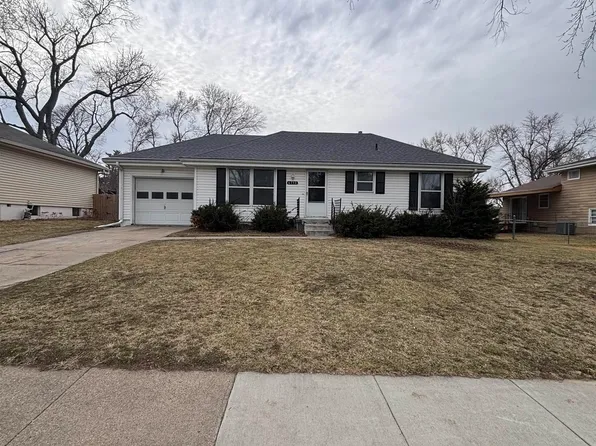 4712 Englewood Ave, Omaha, NE 68137