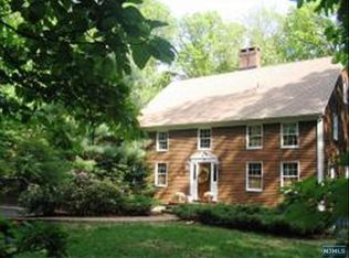 19 Stone Fence Rd, Mahwah, NJ 07430