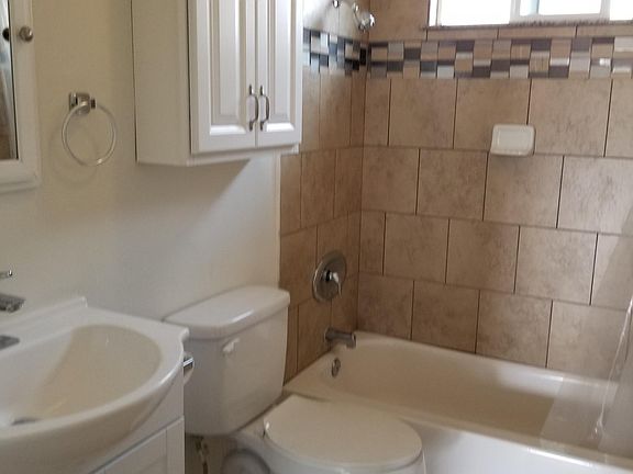 5th image of 10901 Blix St APT 14