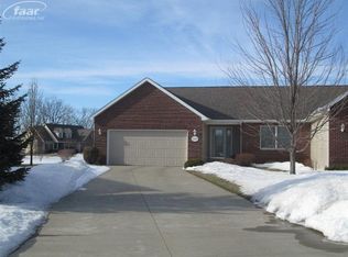 2290 Rosewood Ct, Flushing, MI 48433