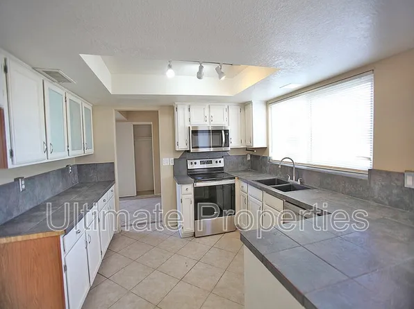6337 W Turquoise Ave, Glendale, AZ 85302