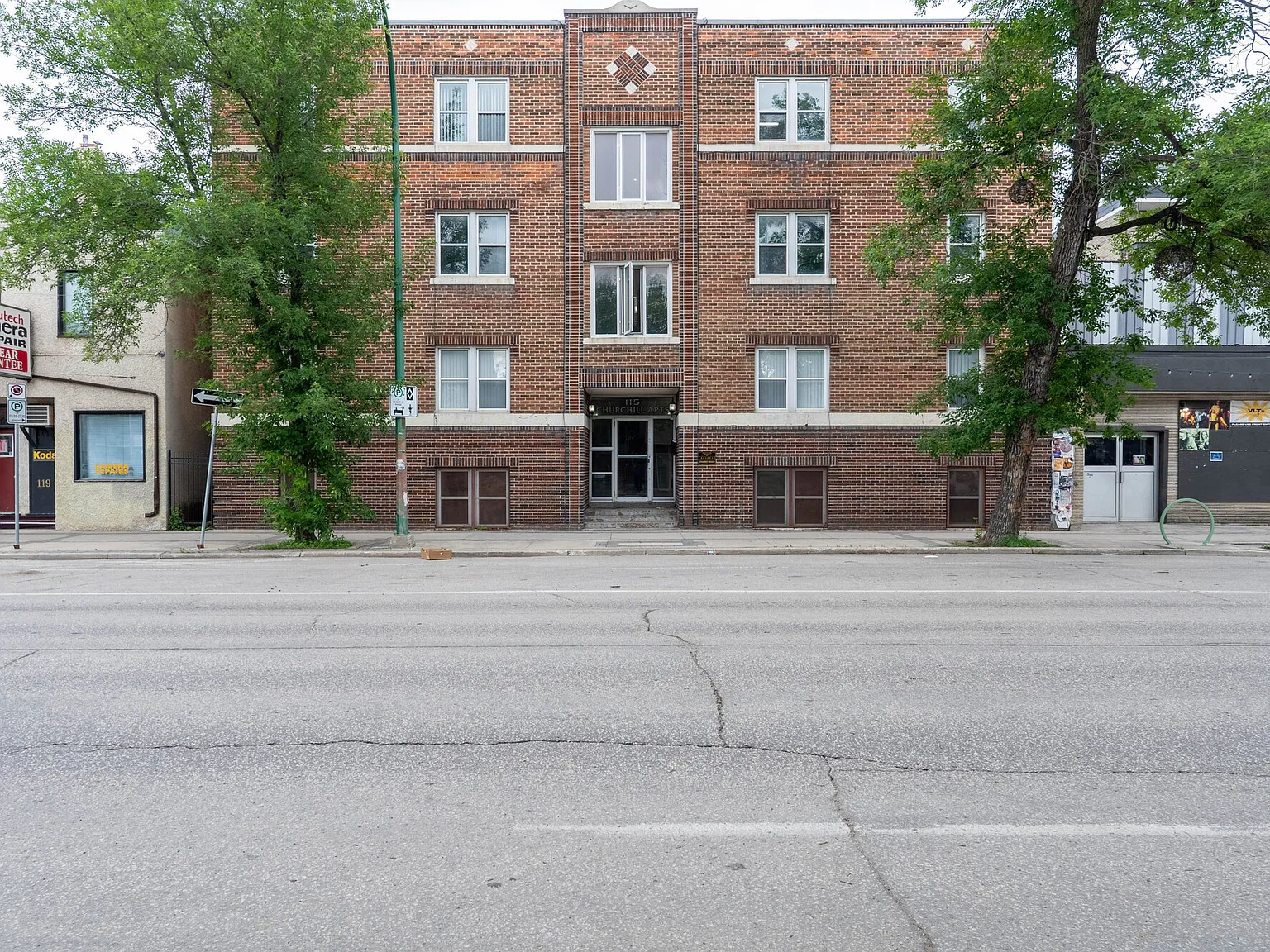 115 Sherbrook Street — Photo 1