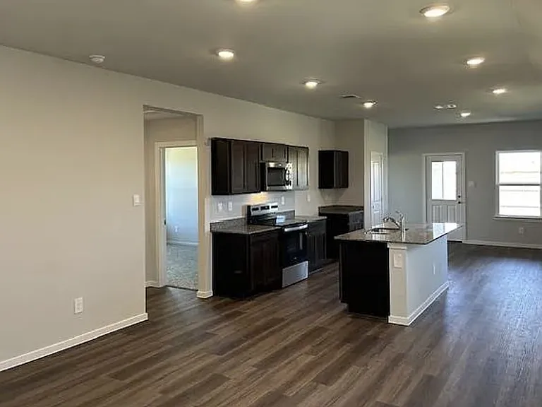 305 Randall Pl — Photo 5