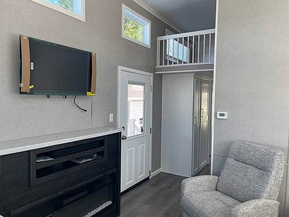 3rd image of 1204 Cedar Point Blvd #1