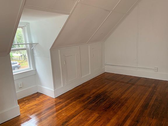 3rd image of 1131 Leesville St