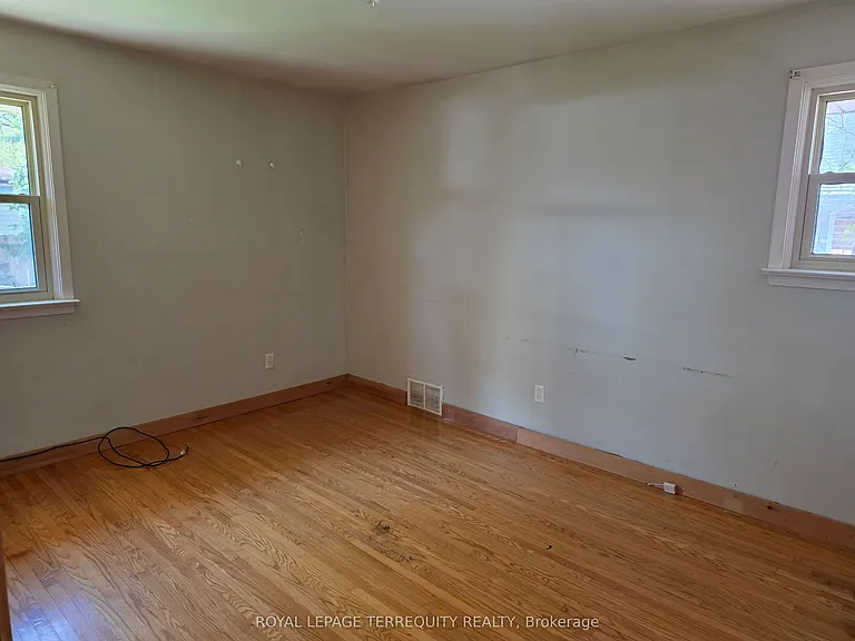 319 Hillcroft St #MAIN — Photo 3