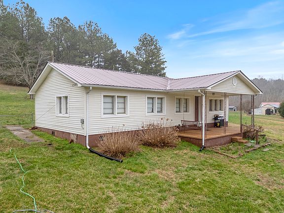 2nd image of 121 Deer Ck Rd