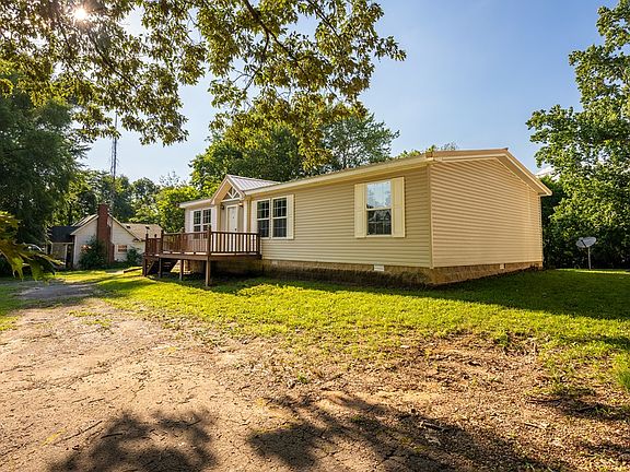 3rd image of 206 Forrest Heights Rd