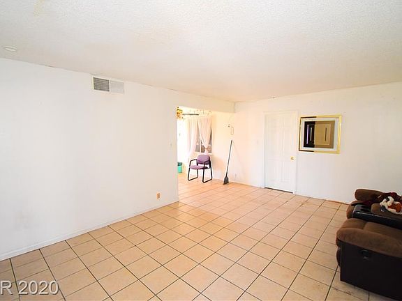 5th image of 4205 Mayflower Ln