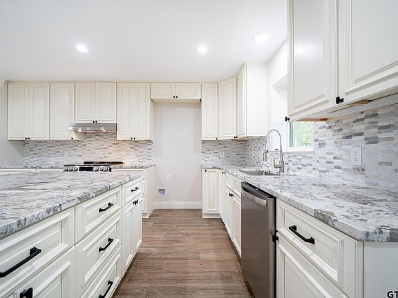 5th image of 3160 W Cerliano Dr