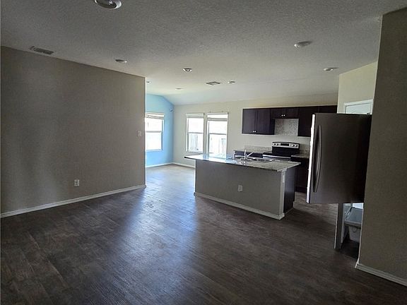 3rd image of 759 Monarch Dr