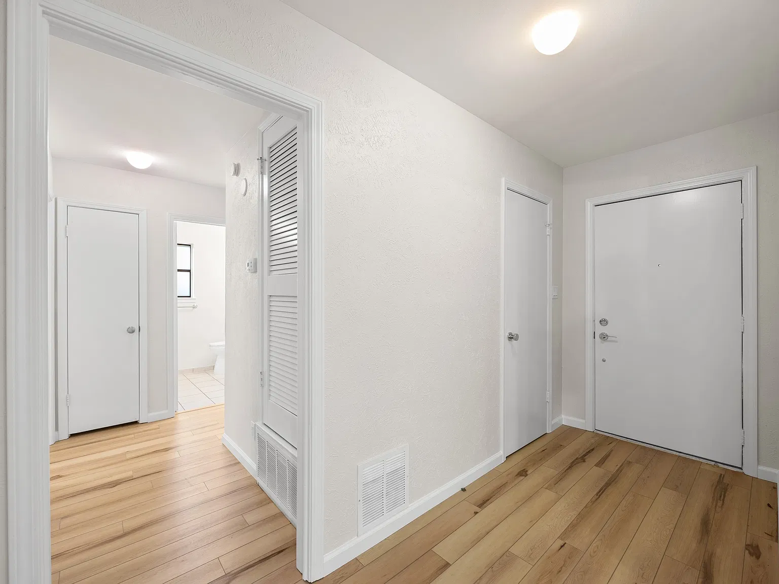 4 bed, 1681 sqft, $2,400 — Photo 3