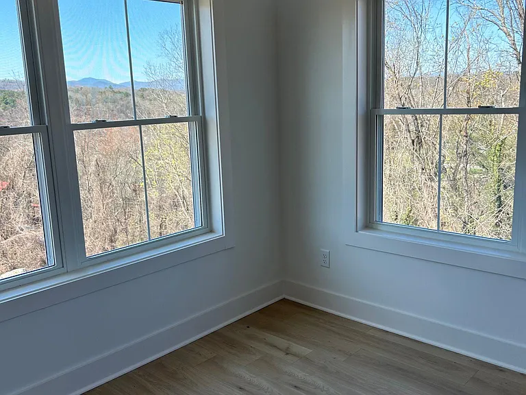 52 Chestnut Ridge Ave — Photo 8