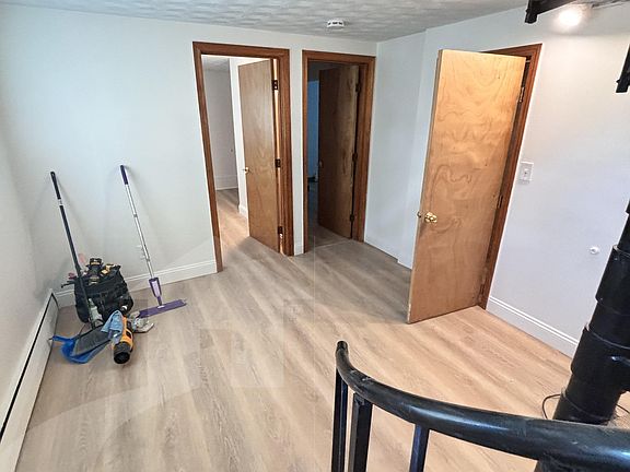 5th image of 98 Edward St #A