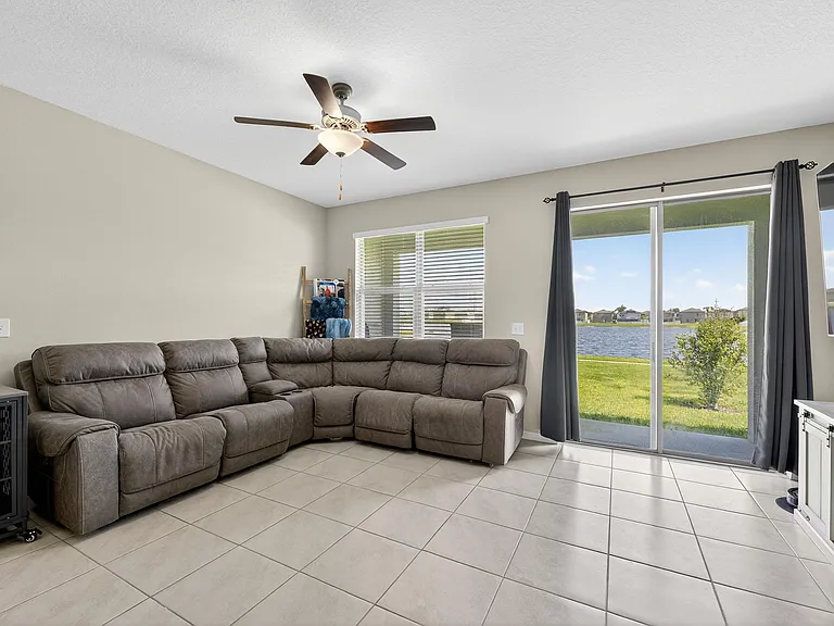 824 Royal Empress Dr — Photo 26
