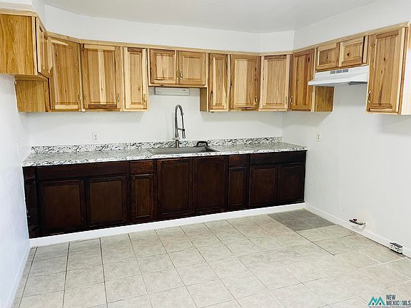 4th image of 209 E Berry Dr