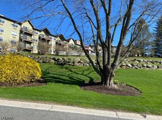 2 Chamonix Dr UNIT 307, Vernon, NJ 07462