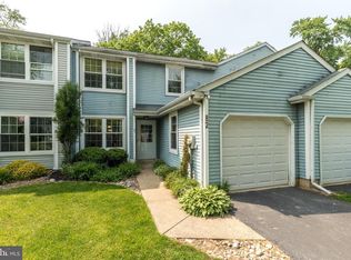 82 Carousel Cir, Doylestown, PA 18901