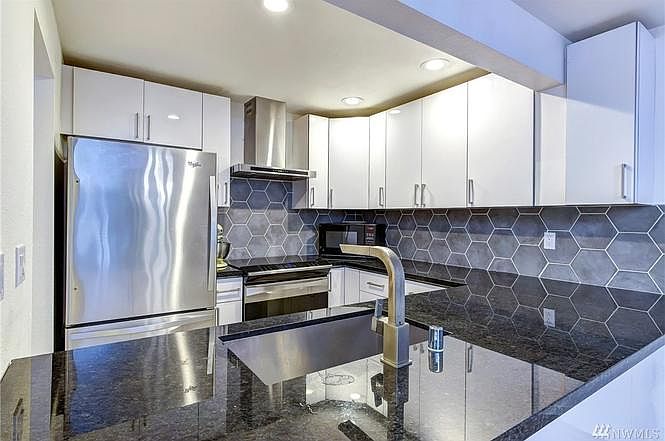 1st image of 10505 SE Cliff Pl Unit D