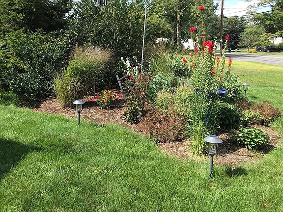 5th image of 15 Woodmere Rd