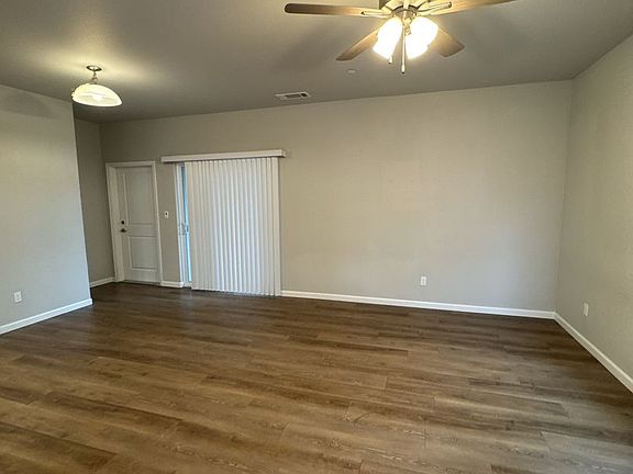 5th image of 514 S Summit St #101