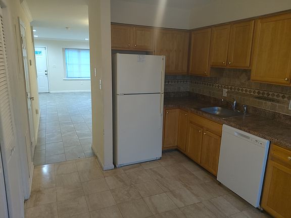 5th image of 11 Clarion Ln #1