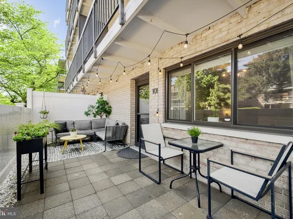 3222 S 28th St APT 101, Alexandria, VA 22302
