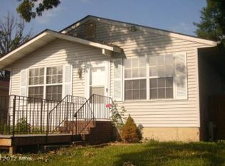 7796 E Shore Rd, Pasadena, MD 21122