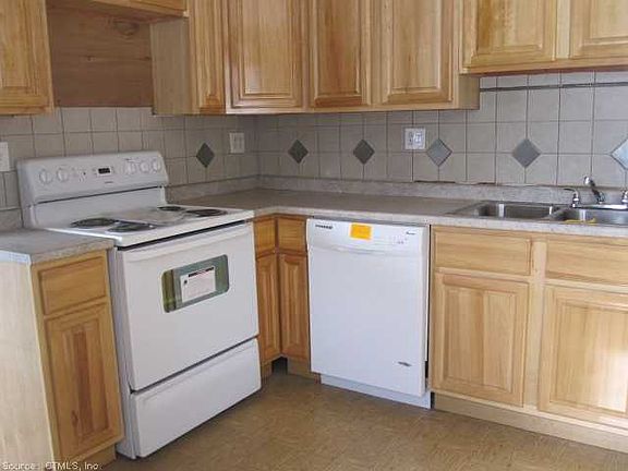 3rd image of 68 Stevens St