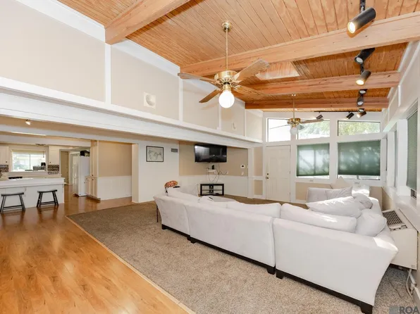 5310 Heatherstone Dr, Baton Rouge, LA 70820