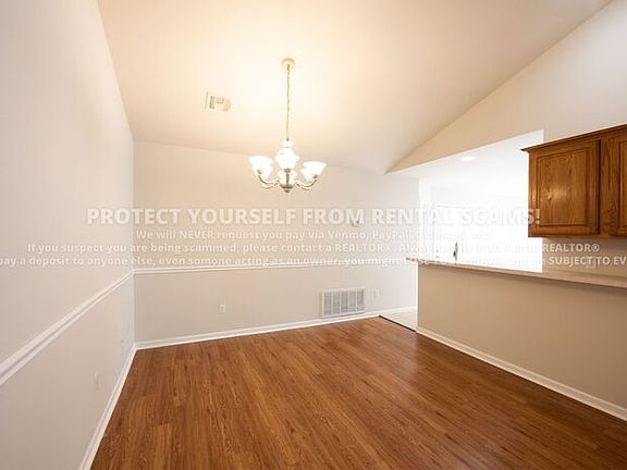 5th image of 502 Megan St