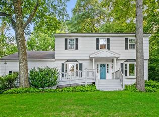 9 Granite Brook Dr, Granite Springs, NY 10527