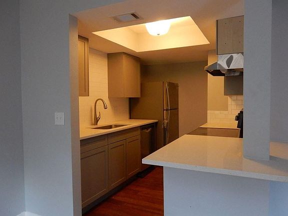 2nd image of 1128 Hollow Creek Dr APT 4