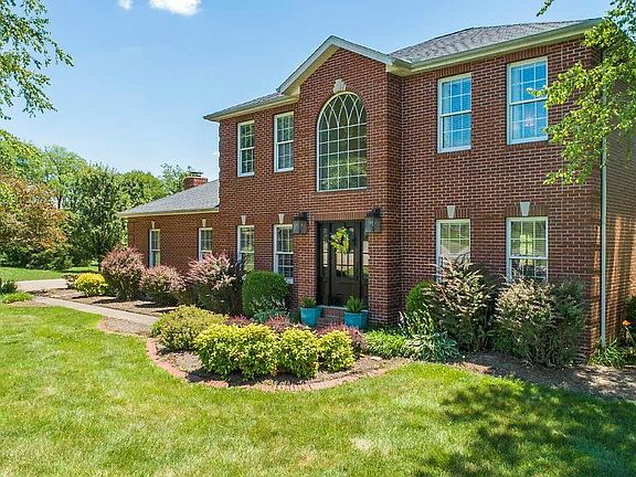 3rd image of 350 Kelly Ct