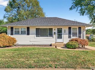 1110 Saint Bernadette Ln, Florissant, MO 63031