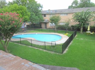 1230 Shadowdale Dr APT 6, Houston, TX 77043
