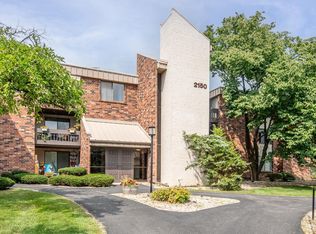 2150 W Good Hope Rd UNIT 102, Glendale, WI 53209