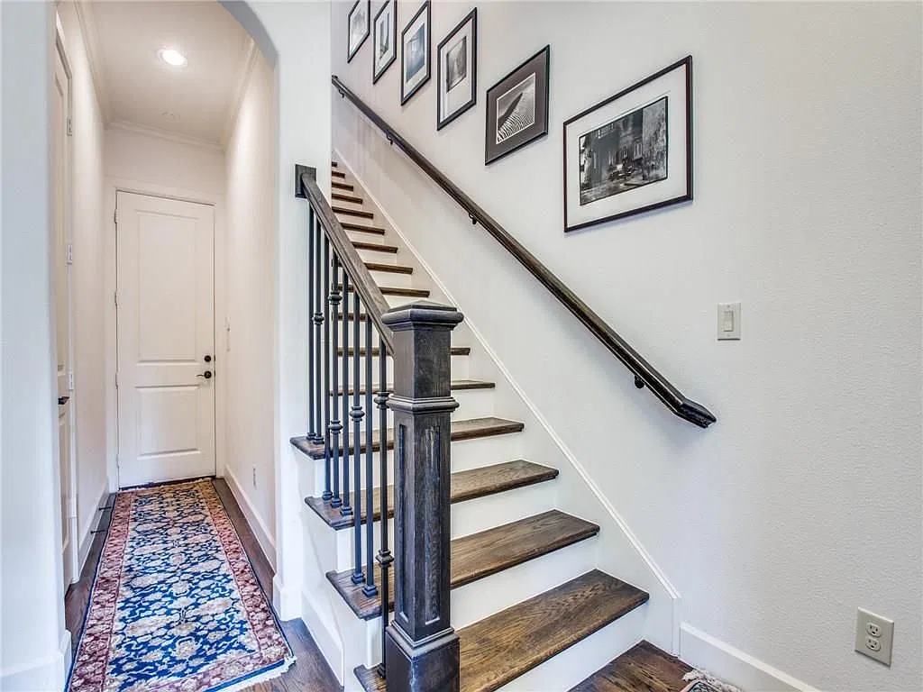3 bed, 3.5 bath, 2166 sqft, $3,950 — Photo 3