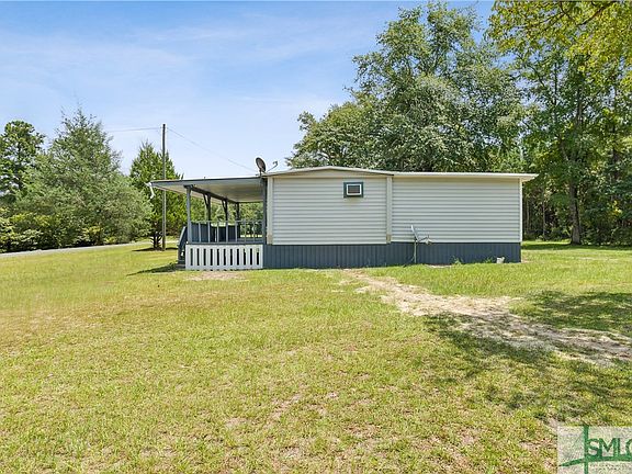 2nd image of 2486 Constance Road