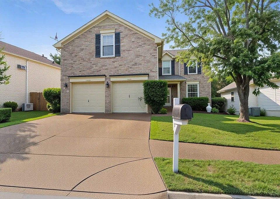 1st image of 2216 Falcon Creek Dr
