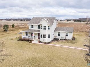 5565 Curtice Rd, Northwood, OH 43619